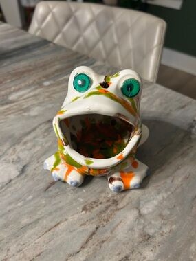 Vintage 70’s MCM frog sponge soap holder. EUC